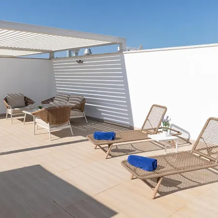 Апартаменти Sena Three Bedroom Deluxe Penthouse By Aqua